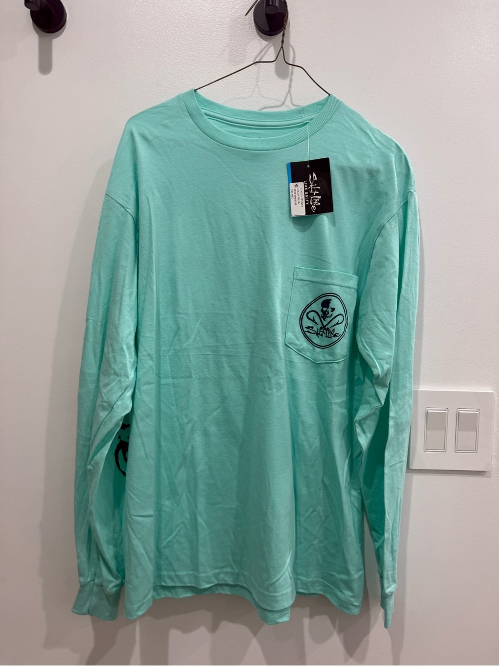 Salt Life Men's Long-Sleeve Pocket Tee in Mint